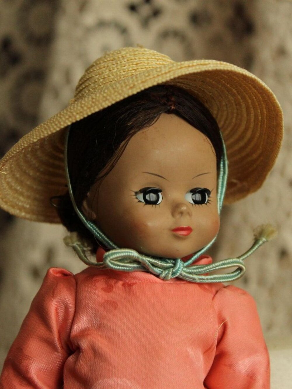 Vintage 1960s 1970s Madame Alexander Doll, Vietnam, Model #788, International - Picture 5 of 11